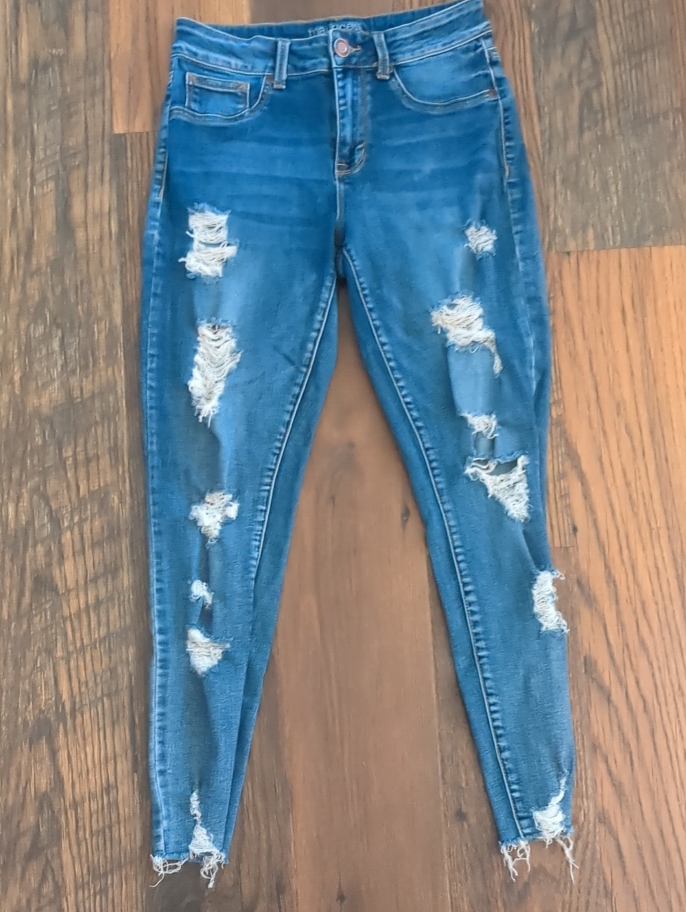 Maurices Womens Distressed Skinny Blue Jeans, Size Small Short